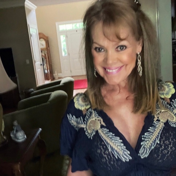 Meet your Posher, Barbara - Picture 1 of 1